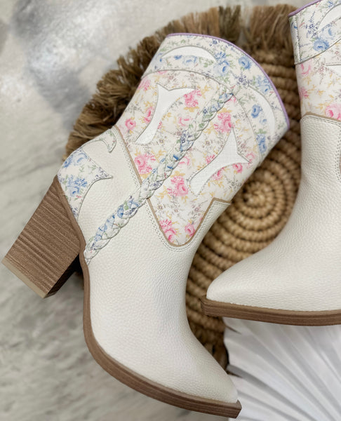 Mia Wenda White Floral Boot