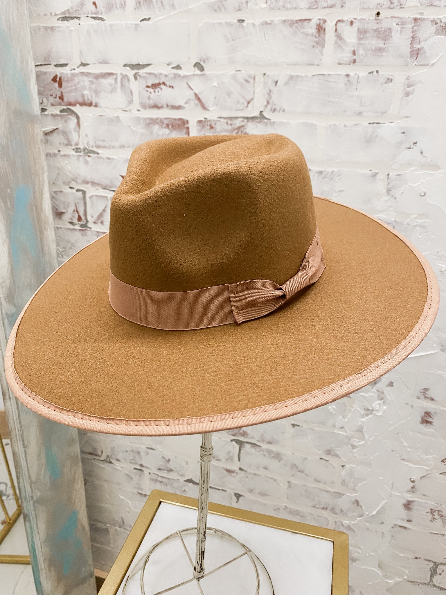 Teardrop Rancher Ribbon Fedora in Camel