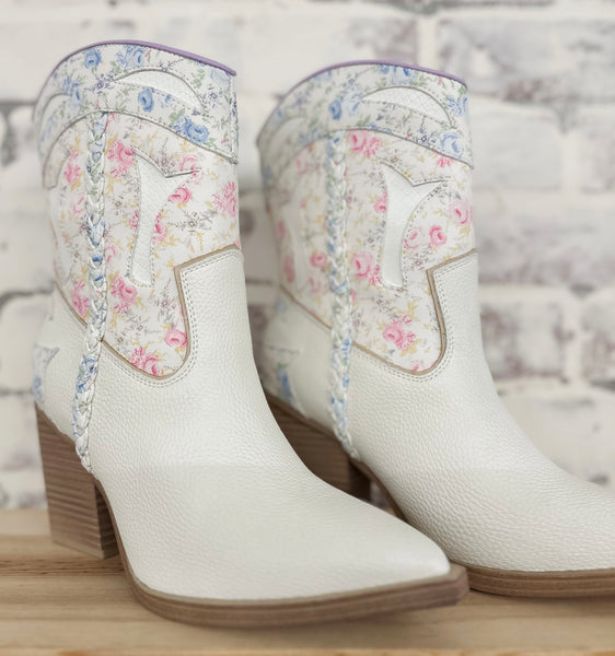 Mia Wenda White Floral Boot