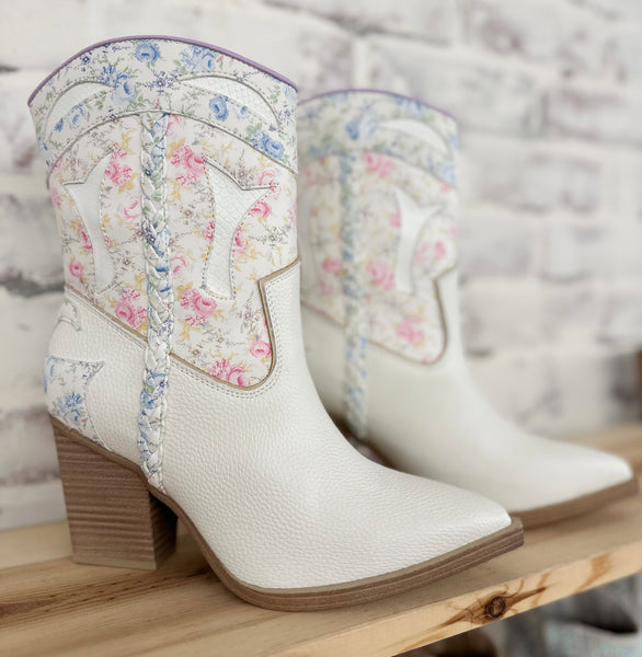 Mia Wenda White Floral Boot