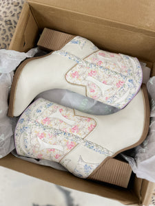 Mia Wenda White Floral Boot